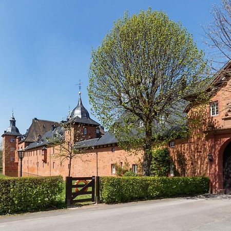 Ferienwohnung Saalstube - Schloss Adolphsburg Кирххундем Экстерьер фото