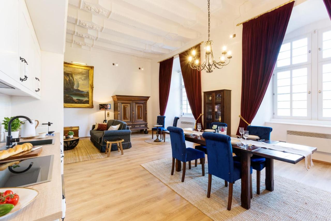 Ferienwohnung Saalstube - Schloss Adolphsburg Кирххундем Экстерьер фото