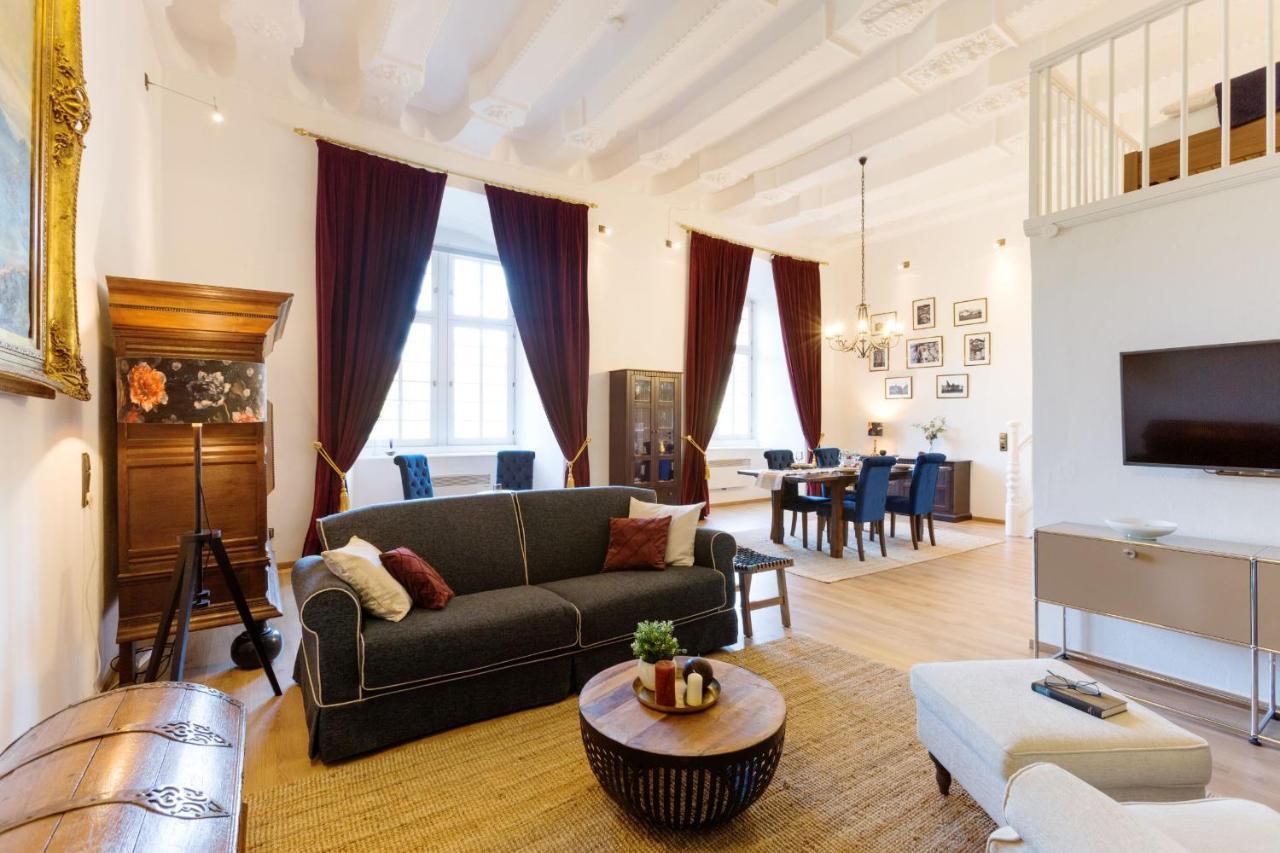 Ferienwohnung Saalstube - Schloss Adolphsburg Кирххундем Экстерьер фото